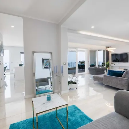 Smaragd - 150m2 - New Penthouse With Amazing Sea View, Panoramic Elevator And Shared Pool