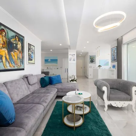 Smaragd - 150m2 - New Penthouse With Amazing Sea View, Panoramic Elevator And Shared Pool
