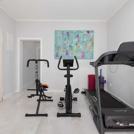 Smaragd - 150m2 - New Penthouse With Amazing Sea View, Panoramic Elevator And Shared Pool דירה מאקרסקה