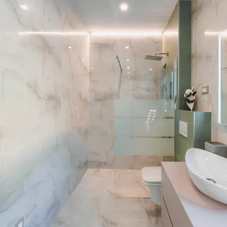 Smaragd - 150m2 - New Penthouse With Amazing Sea View, Panoramic Elevator And Shared Pool * מאקרסקה