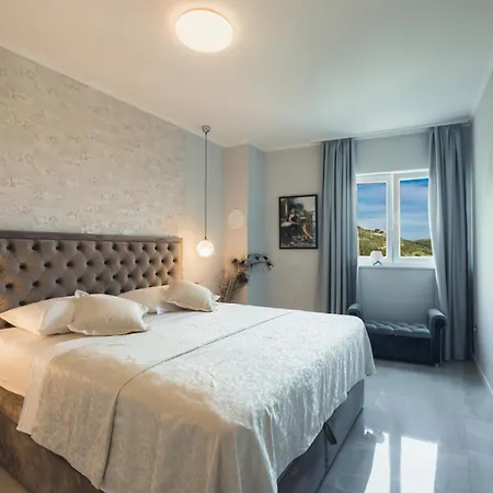 Smaragd - 150m2 - New Penthouse With Amazing Sea View, Panoramic Elevator And Shared Pool דירה *